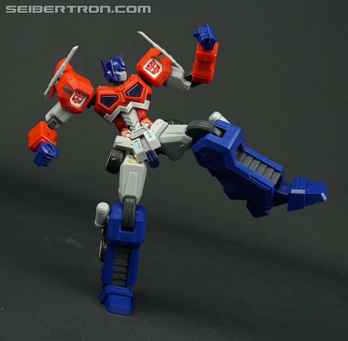 Transformers Flame Toys Optimus Prime (Attack Mode) (Image #113 of 128)