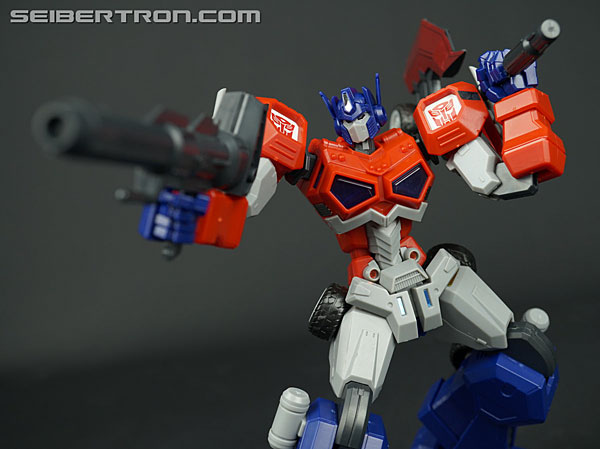 Transformers Flame Toys Optimus Prime (Attack Mode) (Image #24 of 128)