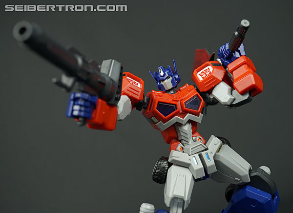 Transformers Flame Toys Optimus Prime (Attack Mode) (Image #26 of 128)