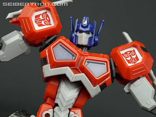 Transformers Flame Toys Optimus Prime (Attack Mode) (Image #32 of 128)