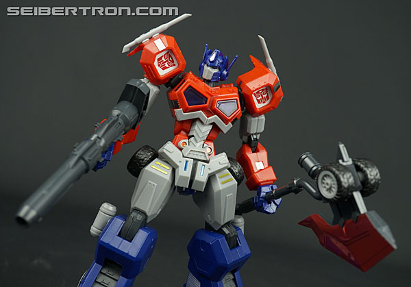 Transformers Flame Toys Optimus Prime (Attack Mode) (Image #36 of 128)