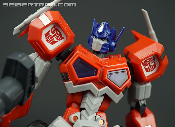 Transformers Flame Toys Optimus Prime (Attack Mode) (Image #38 of 128)