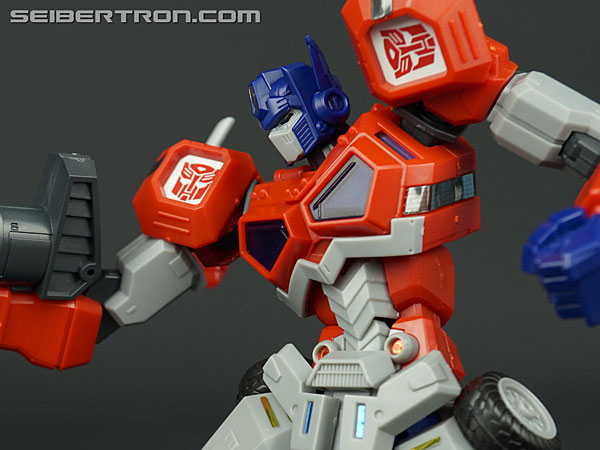 Transformers Flame Toys Optimus Prime (Attack Mode) (Image #59 of 128)