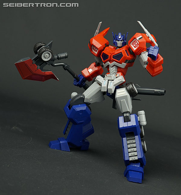 Transformers Flame Toys Optimus Prime (Attack Mode) Toy Gallery (Image