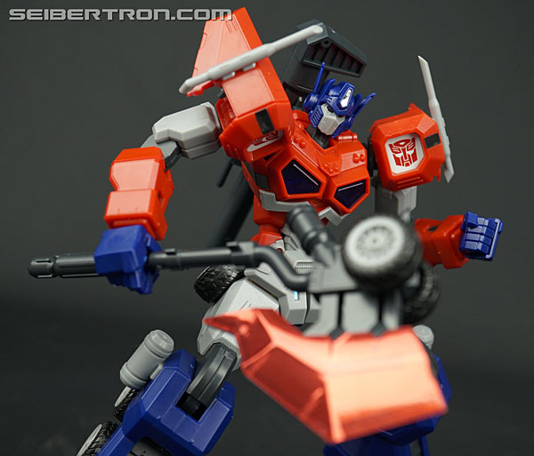 Transformers Flame Toys Optimus Prime (Attack Mode) (Image #87 of 128)