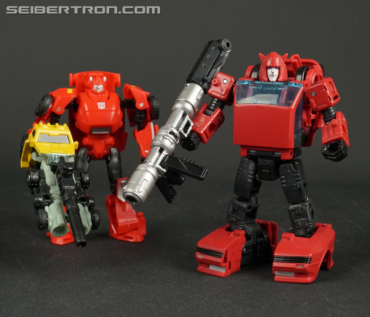 Transformers War for Cybertron: Earthrise Cliffjumper (Image #133 of 141)