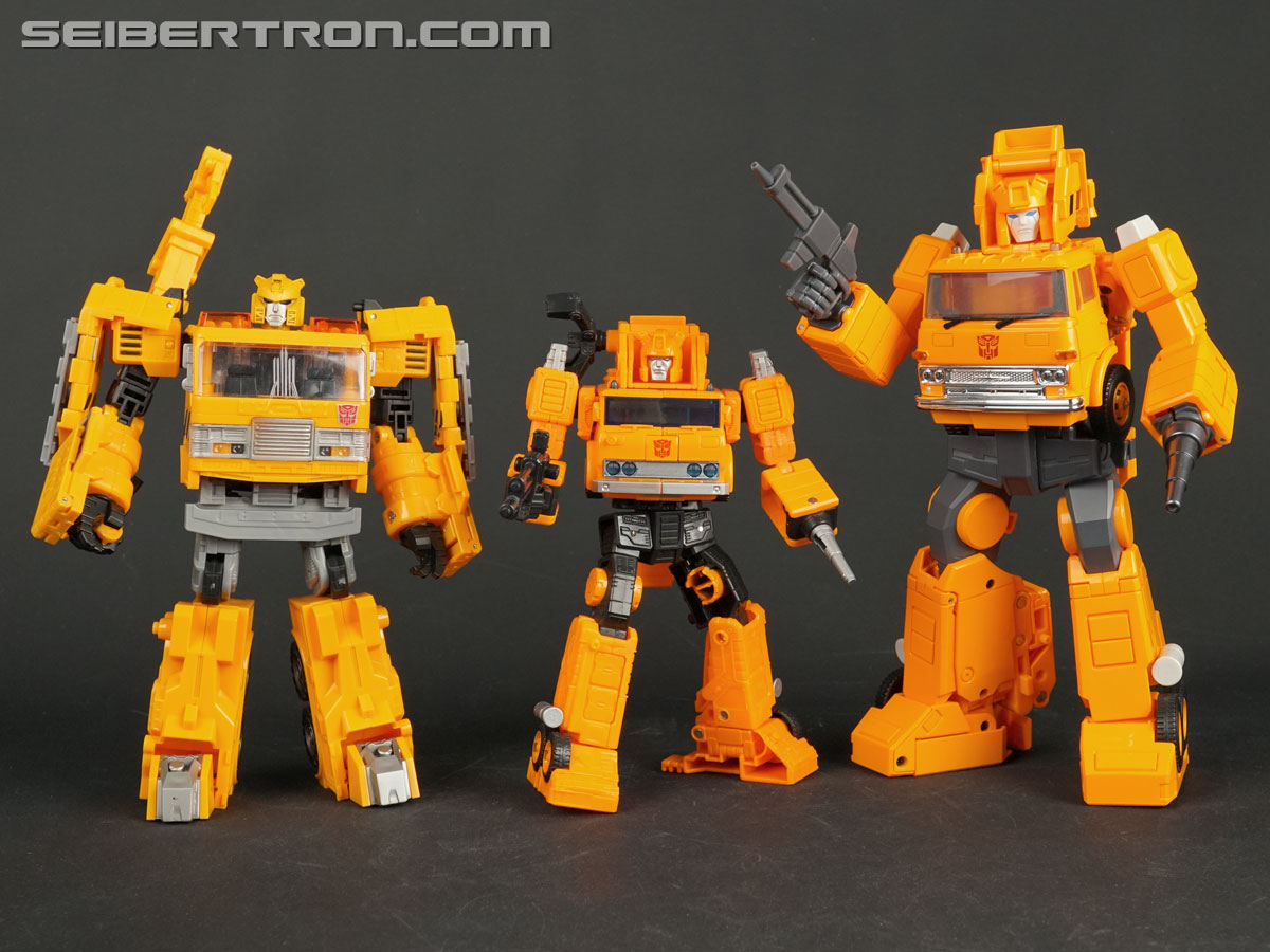 Transformers War for Cybertron: Earthrise Grapple Toy Gallery