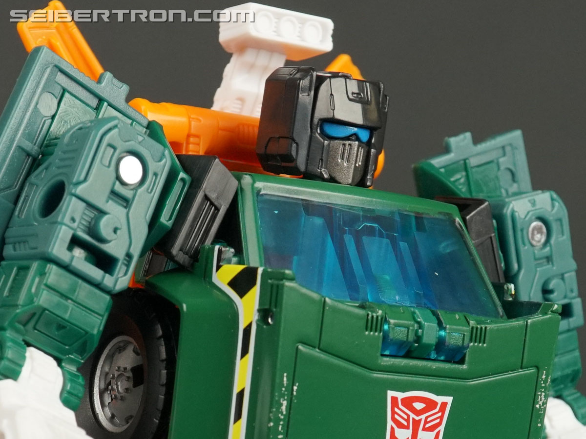 Transformers War for Cybertron: Earthrise Hoist (Moist) (Image #47 of 115)