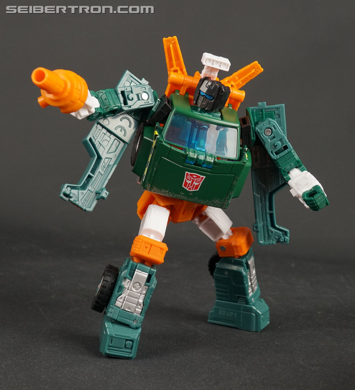 Transformers War for Cybertron: Earthrise Hoist (Moist) (Image #73 of 115)