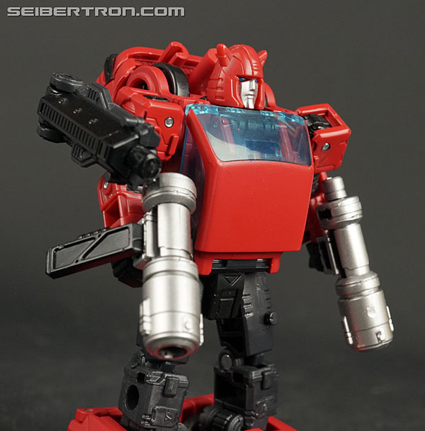 Transformers War for Cybertron: Earthrise Cliffjumper (Image #65 of 141)