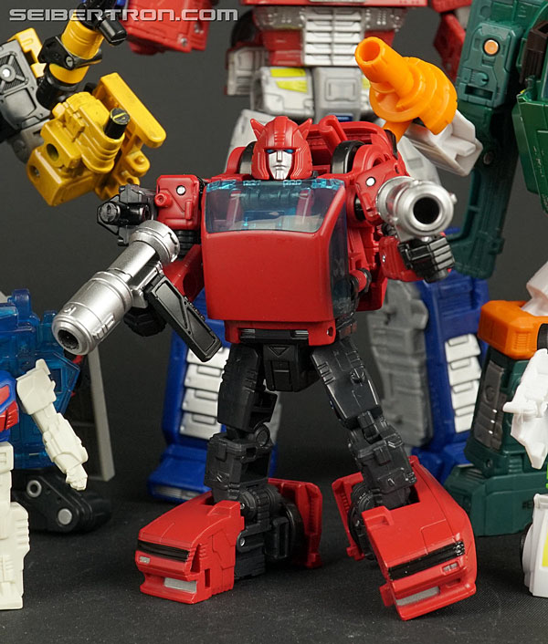 Transformers War for Cybertron: Earthrise Cliffjumper (Image #137 of 141)