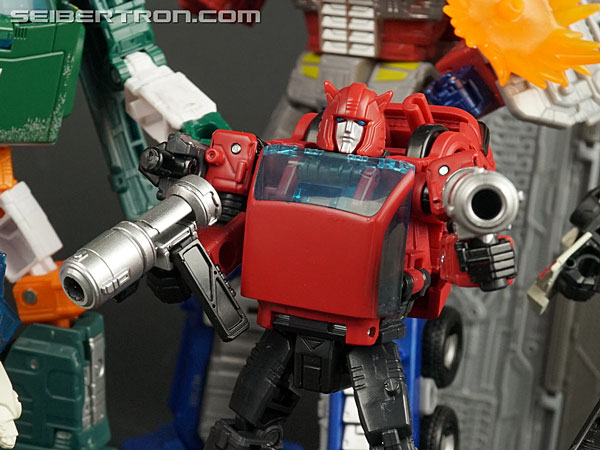 Transformers War for Cybertron: Earthrise Cliffjumper (Image #141 of 141)