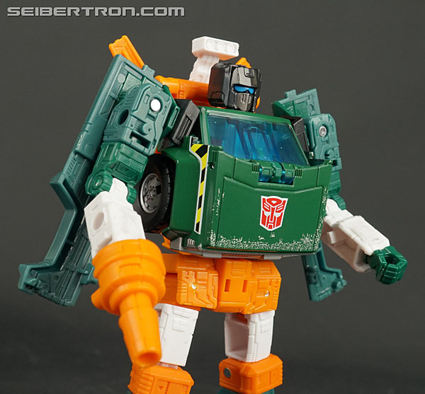 Transformers War for Cybertron: Earthrise Hoist (Moist) (Image #46 of 115)