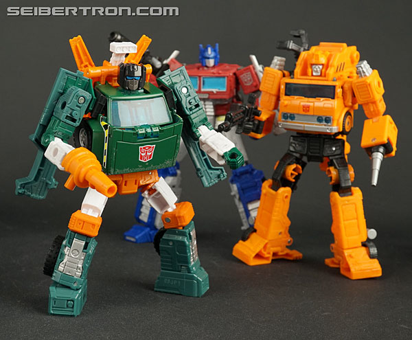 Transformers News: New Gallery: Deluxe HOIST from Transformers War for Cybertron Earthrise