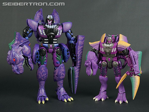 Transformers News: New Galleries: Transformers War for Cybertron: Kingdom Megatron and Blackarachnia