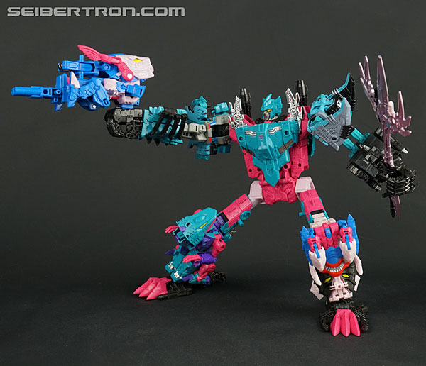Transformers Generations Selects Skalor (Gulf) (Image #224 of 229)