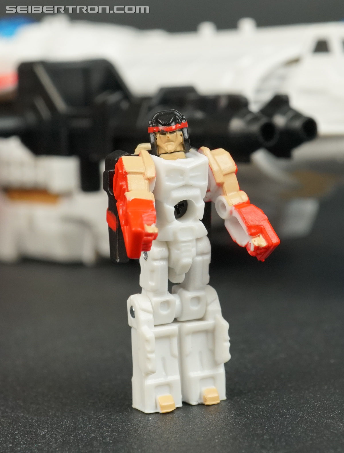 Street Fighter X Transformers Convoy [Ryu] (Ryu) (Image #39 of 43)