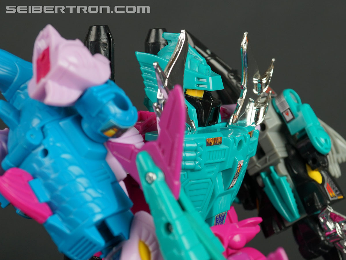 Transformers G1 Commemorative Series Piranacon (Reissue) (Image #44 of 108)