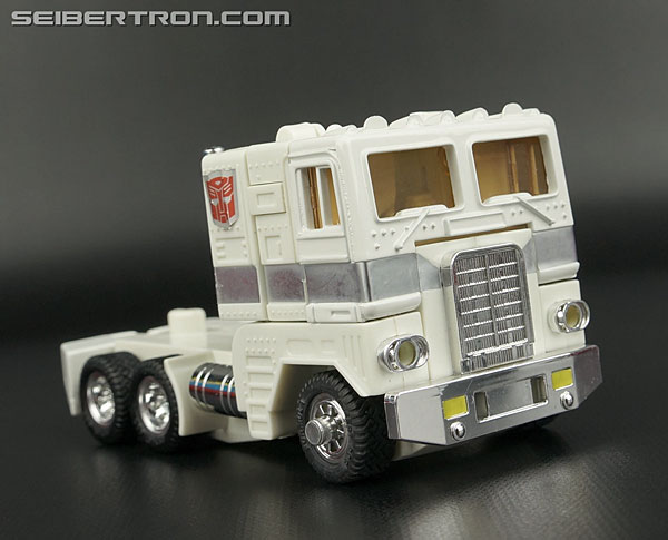 Transformers G1 Commemorative Series Ultra Magnus (Reissue) (Image #60 of 178)