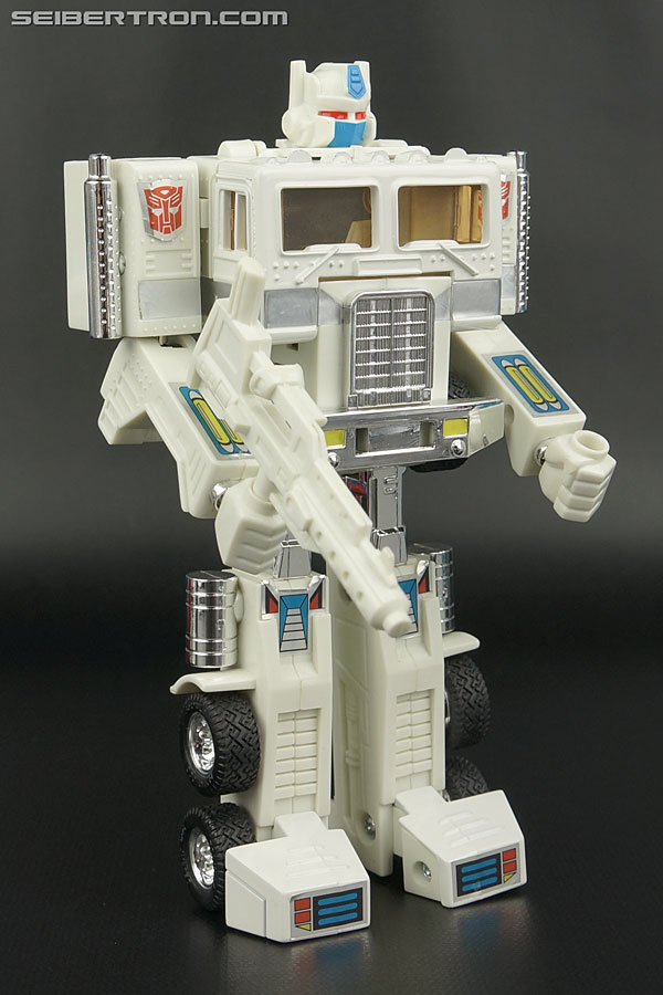 Transformers G1 Commemorative Series Ultra Magnus (Reissue) (Image #89 of 178)