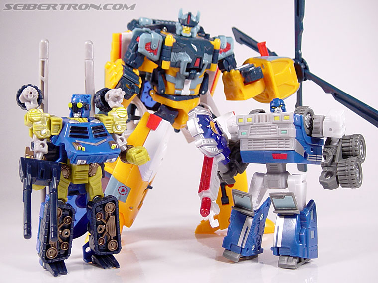Transformers Cybertron Evac (Live Convoy) (Image #102 of 136)