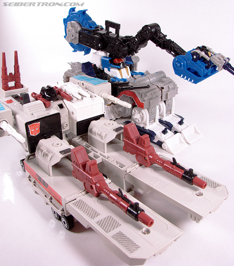 Transformers Cybertron Metroplex (Megalo Convoy) (Image #61 of 192)