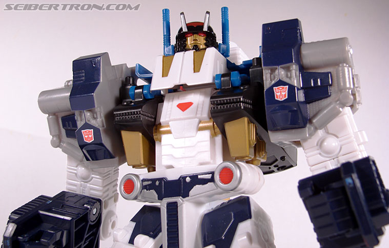 Transformers Cybertron Metroplex (Megalo Convoy) (Image #89 of 192)