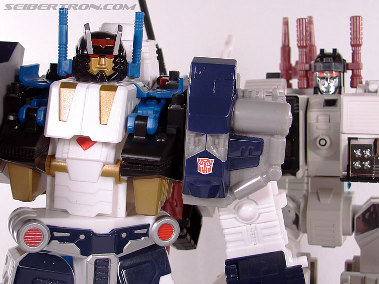 Transformers Cybertron Metroplex (Megalo Convoy) (Image #107 of 192)