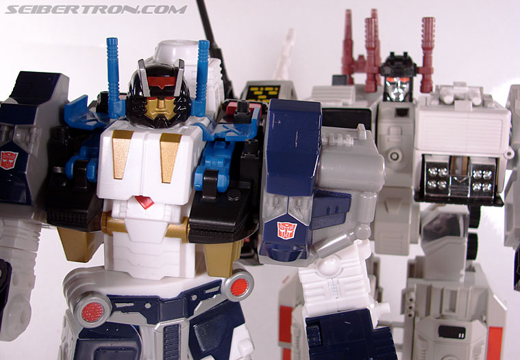 Transformers Cybertron Metroplex (Megalo Convoy) (Image #109 of 192)