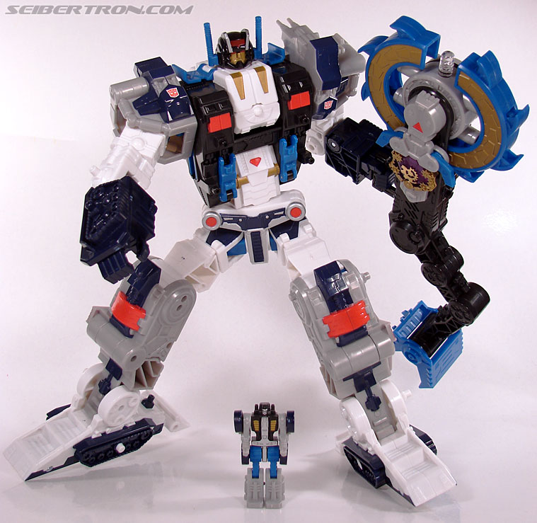 Transformers Cybertron Metroplex (Megalo Convoy) (Image #156 of 192)