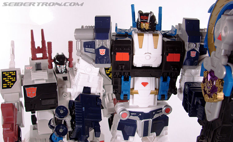 Transformers Cybertron Metroplex (Megalo Convoy) (Image #171 of 192)