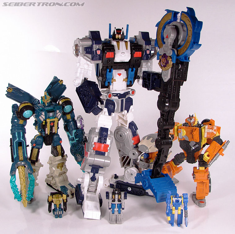 Transformers Cybertron Metroplex (Megalo Convoy) (Image #178 of 192)