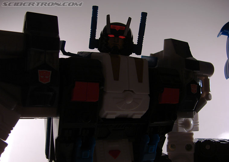 Transformers Cybertron Metroplex (Megalo Convoy) (Image #185 of 192)