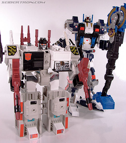 Transformers Cybertron Metroplex (Megalo Convoy) (Image #167 of 192)