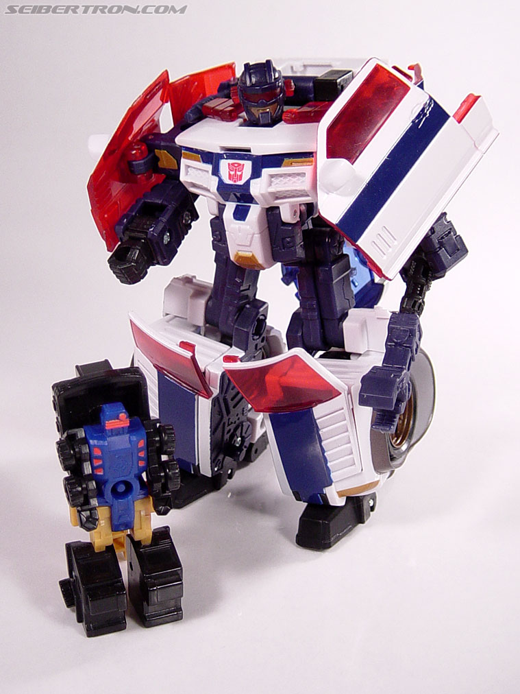 Transformers Cybertron Red Alert (First Aid) (Image #106 of 106)