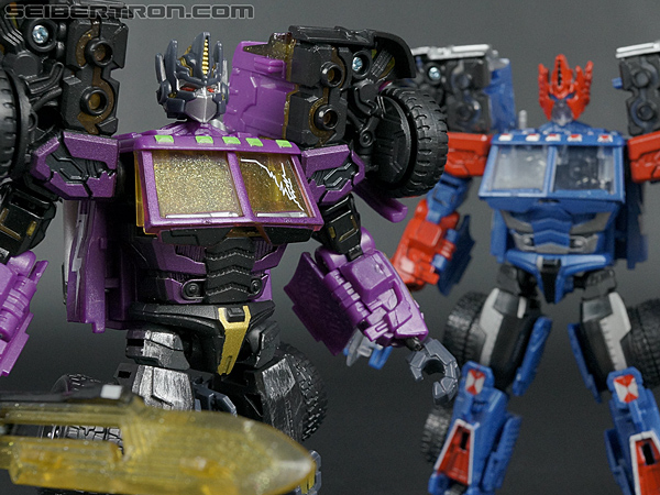 Transformers Convention &amp; Club Exclusives Optimus Prime (Shattered Glass) (Image #123 of 166)