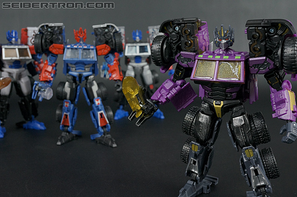 Transformers Convention &amp; Club Exclusives Optimus Prime (Shattered Glass) (Image #135 of 166)