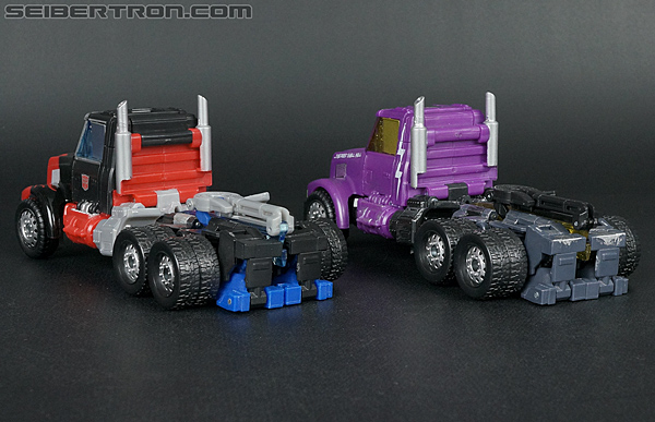 Transformers Convention &amp; Club Exclusives Optimus Prime (Shattered Glass) (Image #161 of 166)