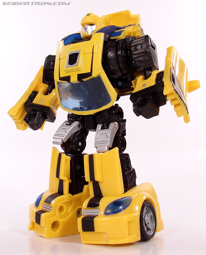 Transformers Classics Bumblebee (Bumble) (Image #76 of 126)