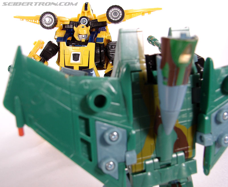 Transformers Classics Bumblebee (Bumble) (Image #107 of 126)