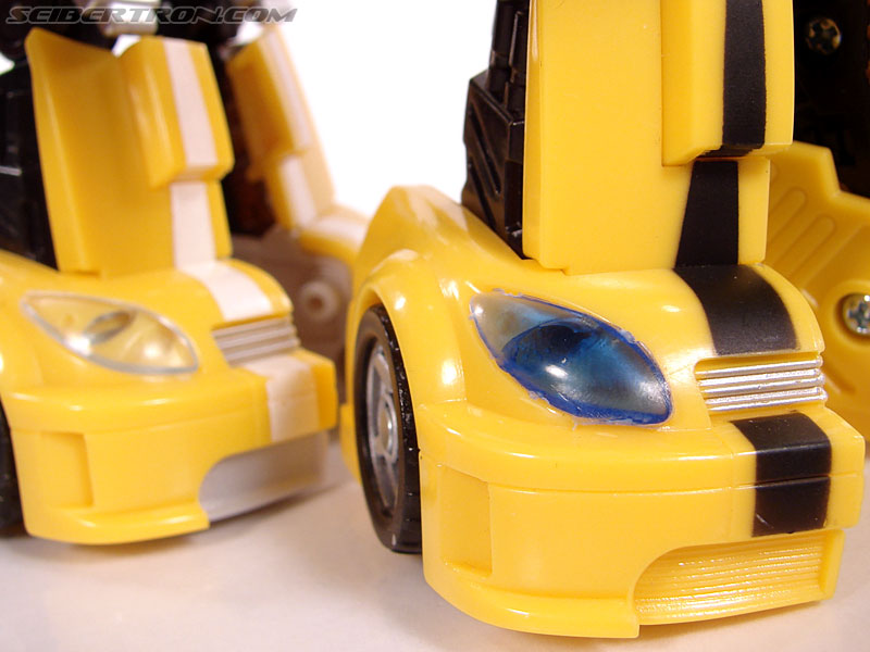 Transformers Classics Bumblebee (Bumble) (Image #110 of 126)