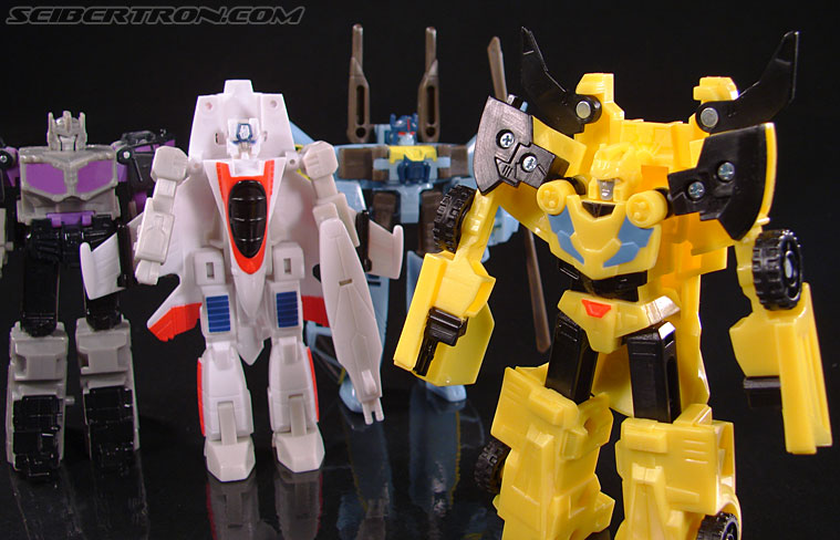 Transformers Classics Bumblebee (Image #54 of 63)