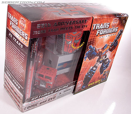 Transformers Classics Optimus Prime (25th Anniversary) (Image #16 of 267)
