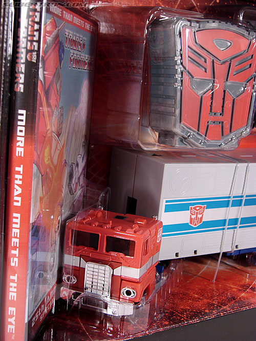 Transformers Classics Optimus Prime (25th Anniversary) Toy Gallery ...