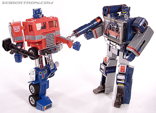 Transformers Classics Optimus Prime (25th Anniversary) (Image #205 of 267)