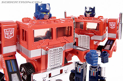 Transformers Classics Optimus Prime (25th Anniversary) (Image #247 of 267)