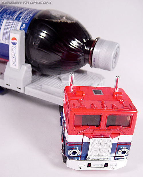 Transformers Classics Pepsi Optimus Prime (Pepsi Convoy) (Image #63 of 202)