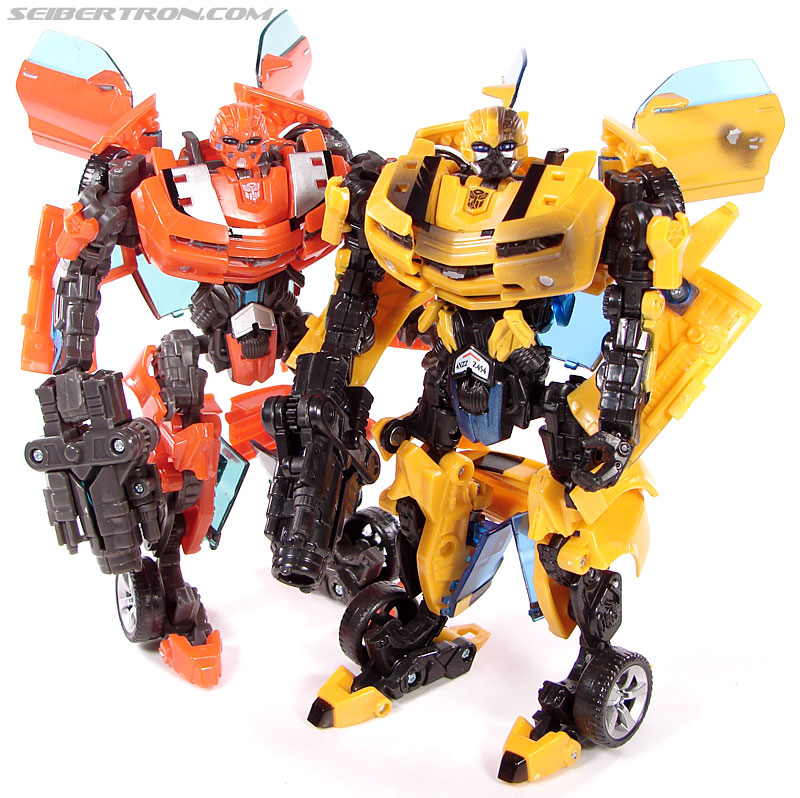 Transformers (2007) Battle Damaged Bumblebee (Image #53 of 99)