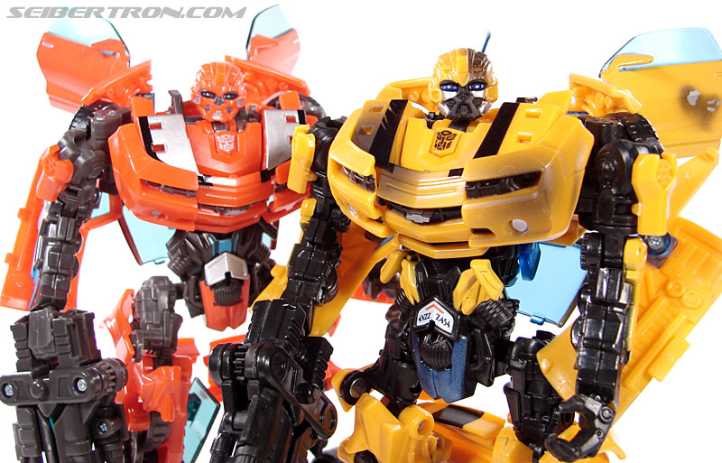 Transformers (2007) Battle Damaged Bumblebee (Image #54 of 99)
