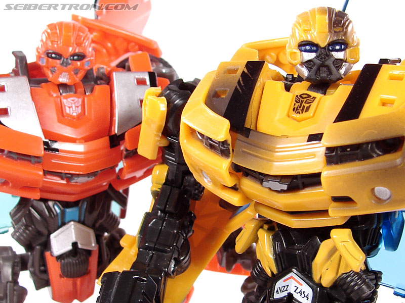 Transformers (2007) Battle Damaged Bumblebee (Image #55 of 99)